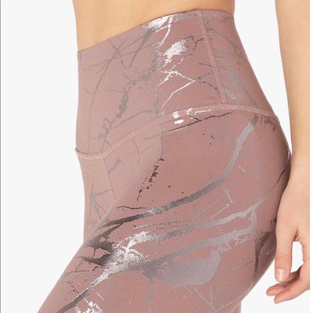 Beyond Yoga Mauve Marble Leggings